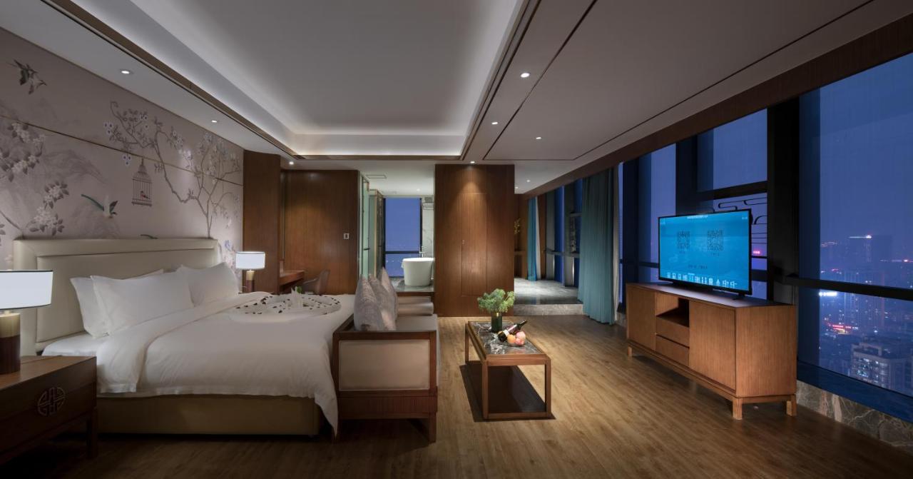 Venus Royal Hotel Foshan Kuiqi Road Metro Station Esterno foto